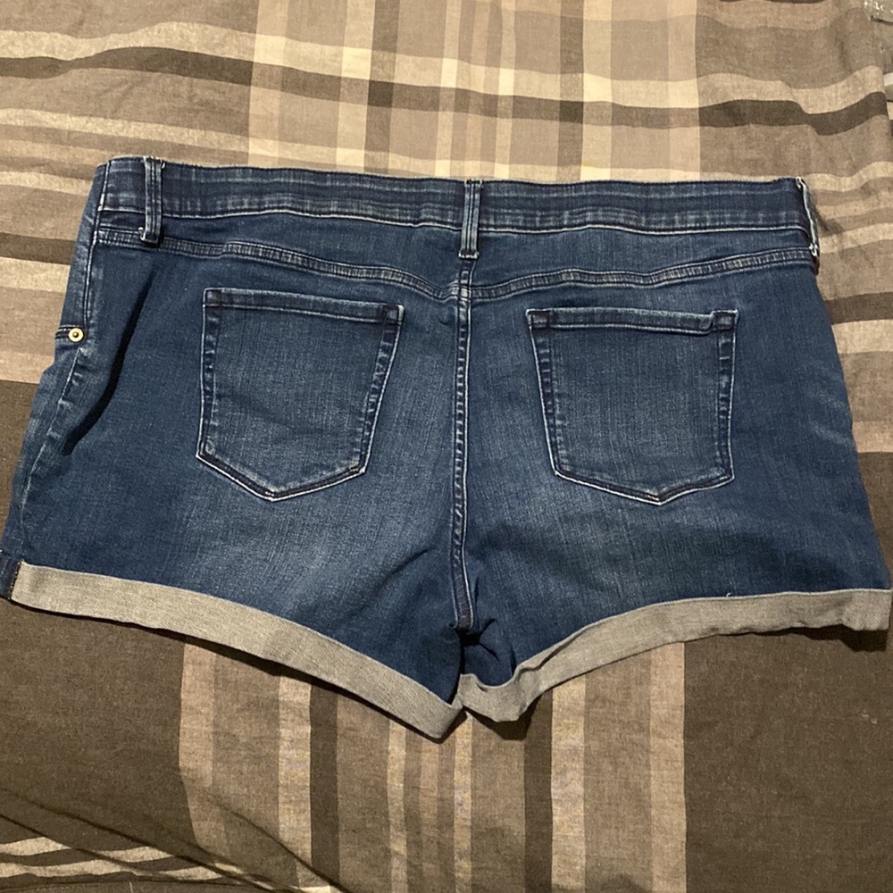 BOGO Isabel Maternity By Ingrid & Isabel Denim Stretch Maternity Shorts SZ 18 - Picture 2 of 2